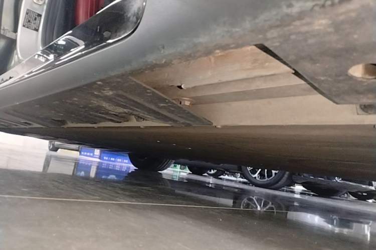 Used XPeng P7 2023 P7i 702 Max Right Side Sill