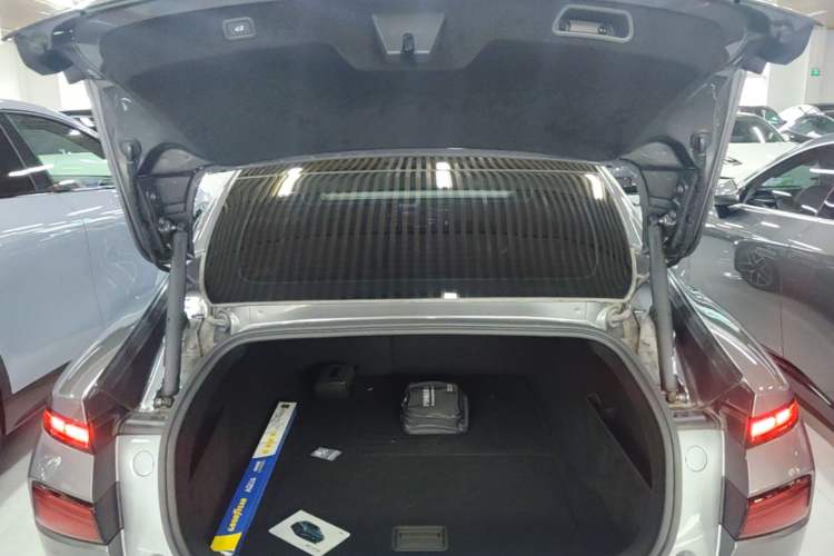 Used XPeng P7 2023 P7i 702 Max Trunk