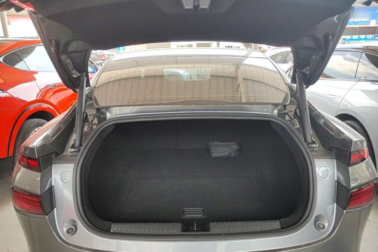 Used XPeng P7 2023 P7i 610 Max Performance Edition Trunk