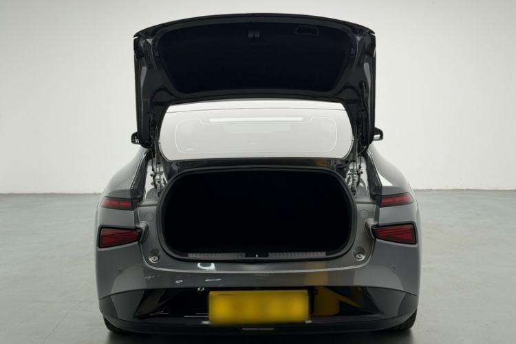 Used XPeng P7 2023 586E Trunk