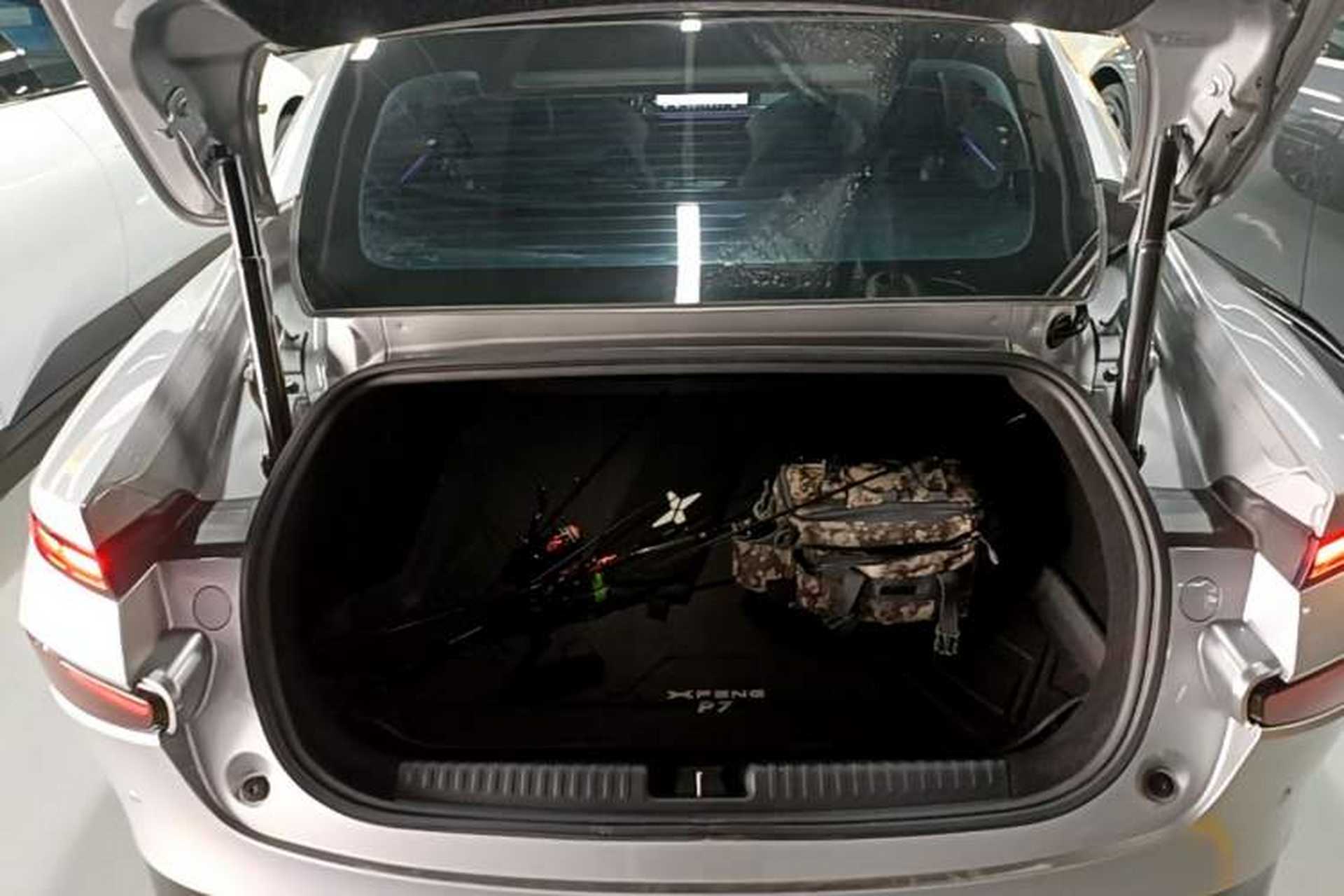 Used XPeng P7 2023 586E Trunk