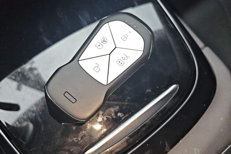 Used XPeng P7 2023 586E Vehicle Key