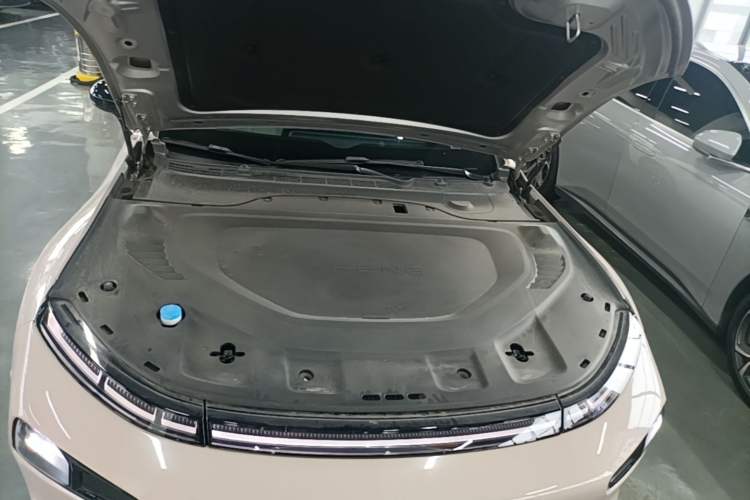 Used XPeng P7 2023 P7i 702 Pro Engine Bay