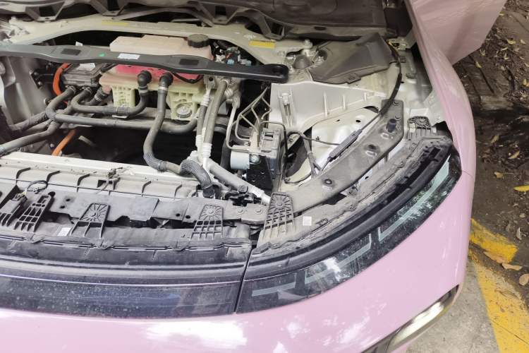 Used XPeng P7 2023 P7i 702 Max Engine Bay Left