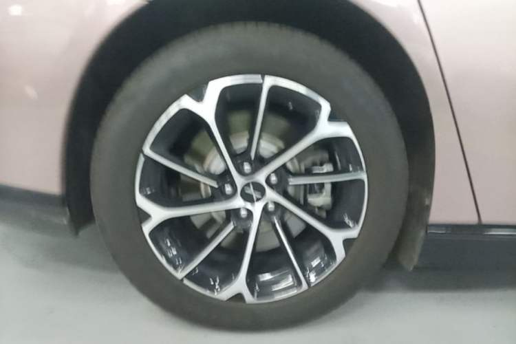 Used XPeng P7 2023 480E Exterior 5