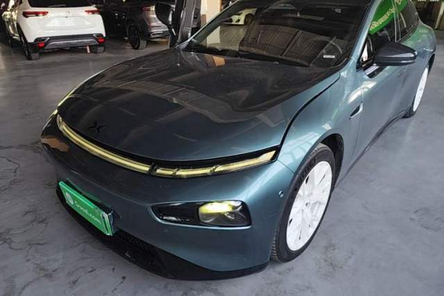 Używany XPeng P7 2023 P7i 610 Pengyi Performance Edition