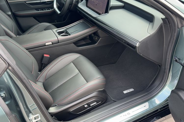 Used XPeng P7 2023 P7i 702 Pro Center Console