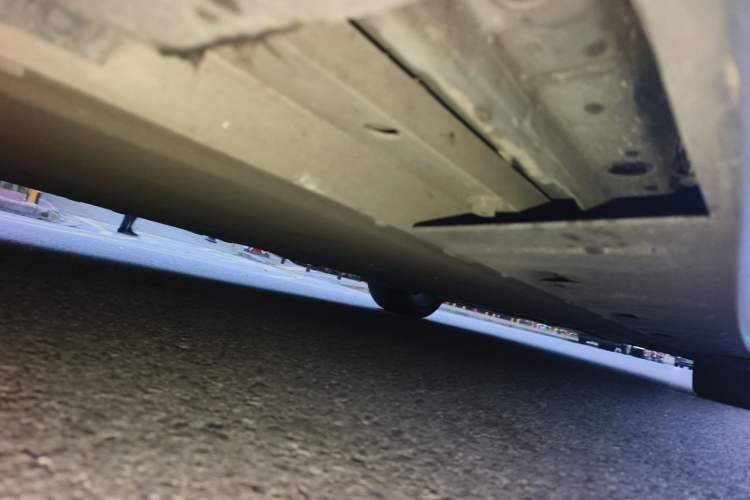 Used XPeng P7 2023 P7i 702 Max Chassis Front Left