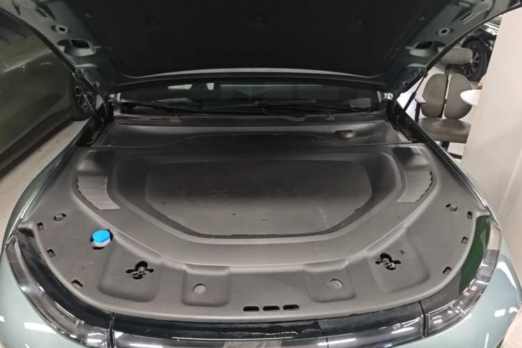 Used XPeng P7 2023 P7i 702 Pro Engine Bay