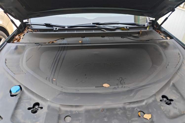 Used XPeng P7 2023 P7i 610 Pengyi Performance Edition Engine Bay