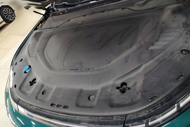 Used XPeng P7 2023 P7i 702 Pro Engine Bay
