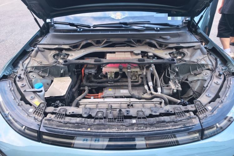 Used XPeng P7 2023 P7i 610 Pengyi Performance Edition Engine Bay