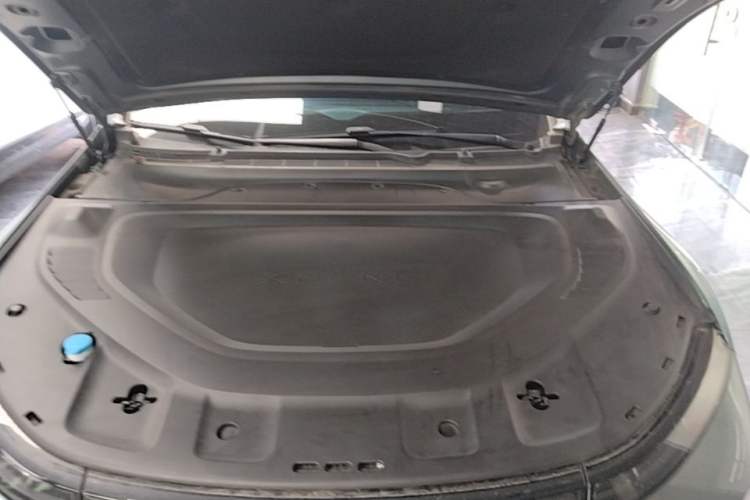 Used XPeng P7 2023 P7i 702 Max Engine Bay