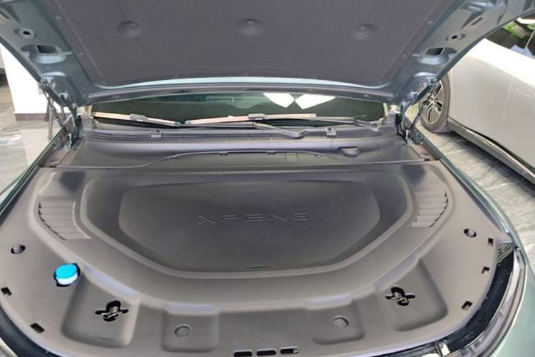 Used XPeng P7 2023 P7i 702 Pro Engine Bay