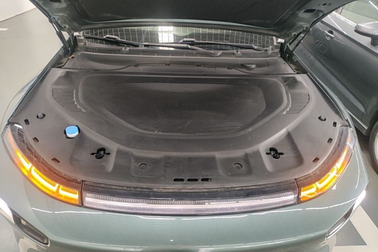 Used XPeng P7 2023 P7i 702 Max Engine Bay