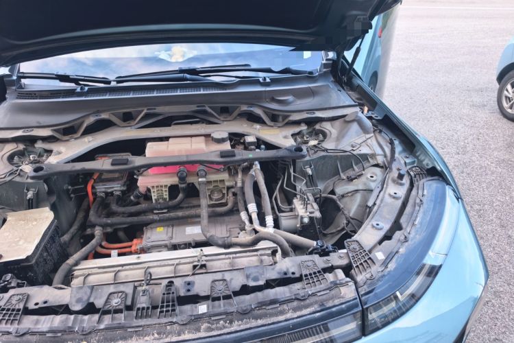 Used XPeng P7 2023 P7i 610 Pengyi Performance Edition Engine Bay Left