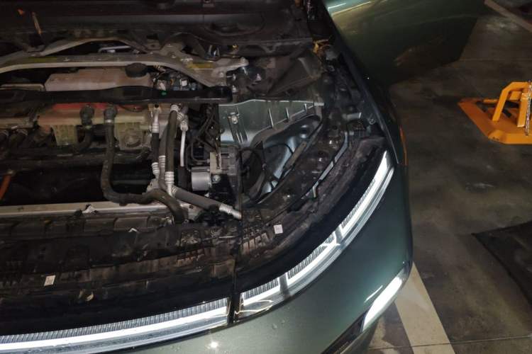 Used XPeng P7 2023 P7i 702 Pro Engine Bay Left