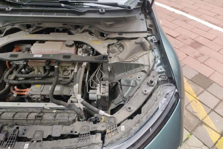 Used XPeng P7 2023 P7i 610 Max Performance Edition Engine Bay Left