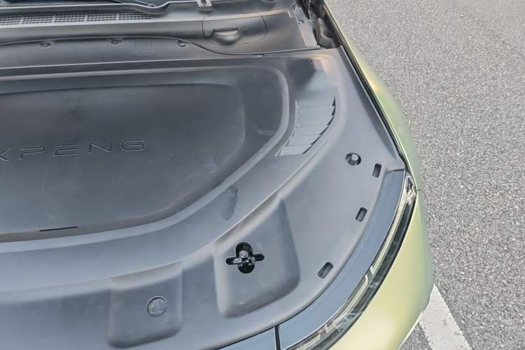 Used XPeng P7 2023 P7i 610 Max Performance Edition Engine Bay Left