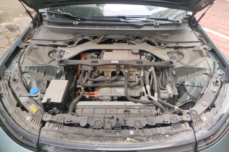 Used XPeng P7 2023 P7i 610 Max Performance Edition Engine Bay