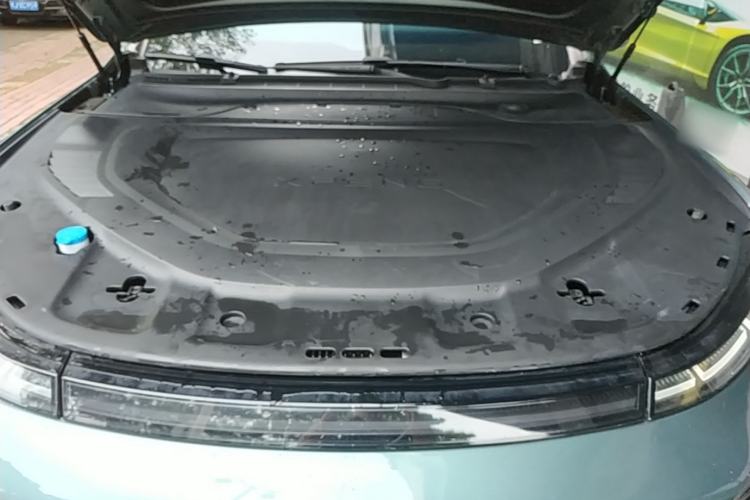 Used XPeng P7 2023 P7i 702 Pro Engine Bay