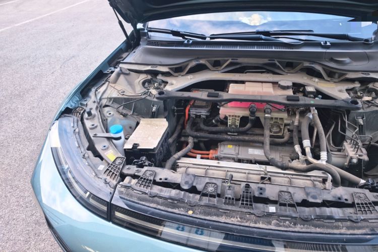 Used XPeng P7 2023 P7i 610 Pengyi Performance Edition Engine Bay Right
