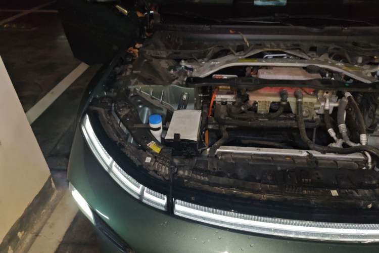 Used XPeng P7 2023 P7i 702 Pro Engine Bay Right