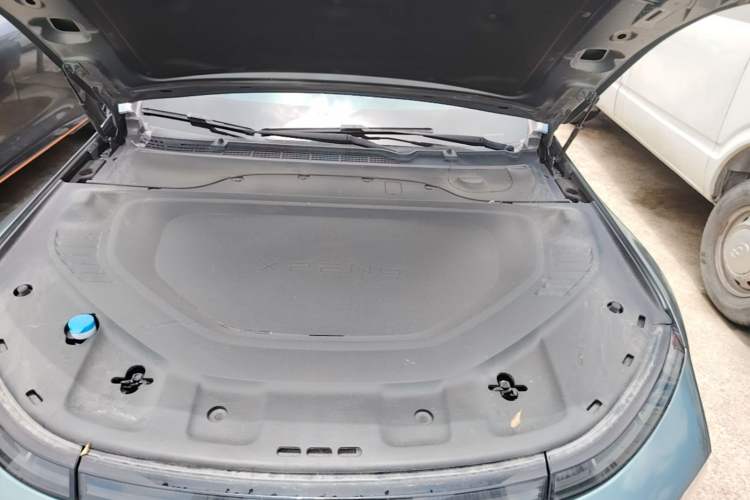 Used XPeng P7 2023 P7i 702 Max Engine Bay