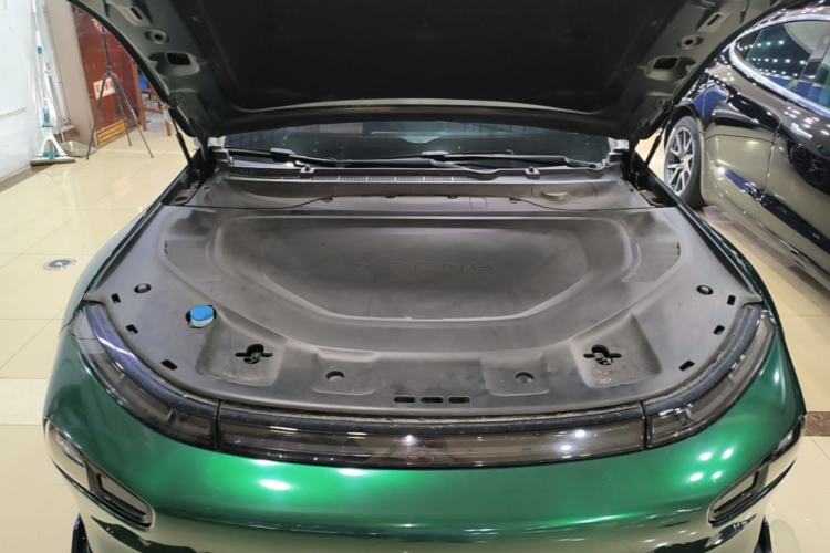 Used XPeng P7 2023 P7i 610 Pengyi Performance Edition Engine Bay