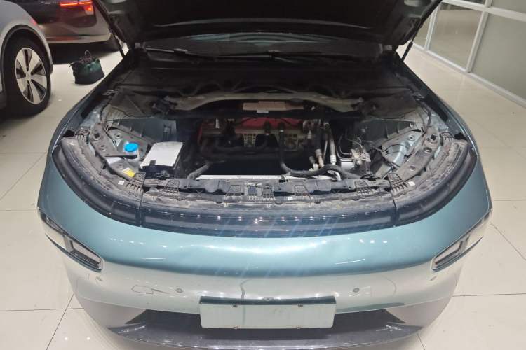 Used XPeng P7 2023 P7i 702 Max Engine Bay