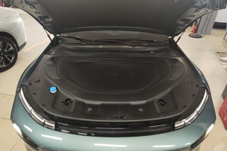 Used XPeng P7 2023 P7i 702 Max Engine Bay