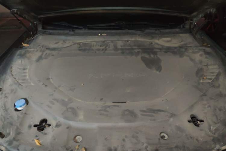 Used XPeng P7 2023 P7i 610 Max Performance Edition Engine Bay