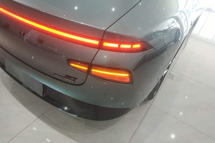Used XPeng P7 2023 P7i 610 Max Performance Edition Exterior 3