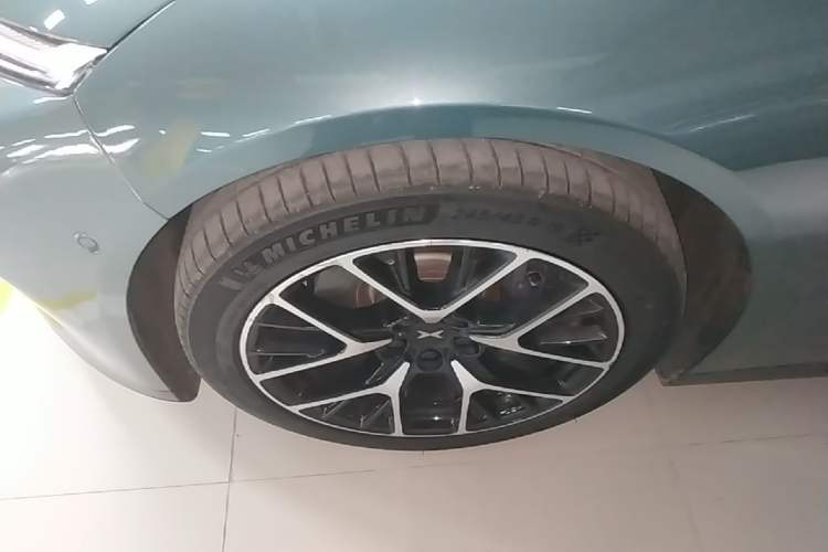 Used XPeng P7 2023 P7i 610 Pengyi Performance Edition Exterior 4