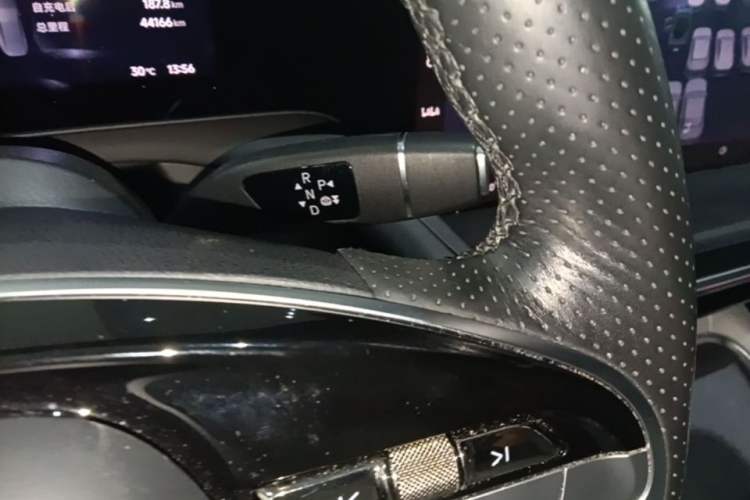 Used XPeng P7 2023 P7i 610 Max Performance Edition Gear Lever