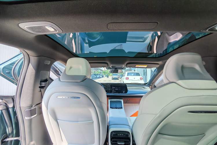 Used XPeng P7 2023 P7i 610 Pengyi Performance Edition Interior 1