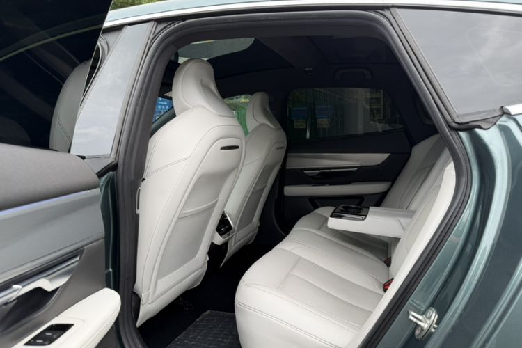 Used XPeng P7 2023 P7i 702 Pro Interior 4