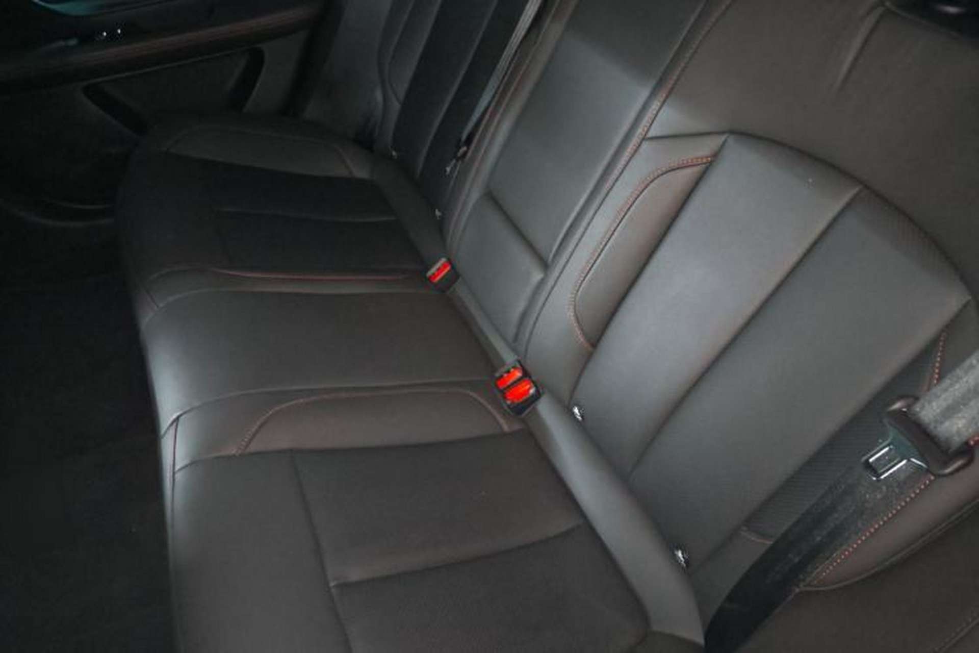 Used XPeng P7 2023 P7i 610 Pengyi Performance Edition Interior 4