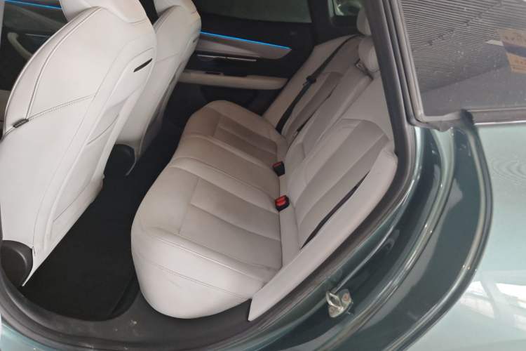 Used XPeng P7 2023 P7i 610 Max Performance Edition Interior 4