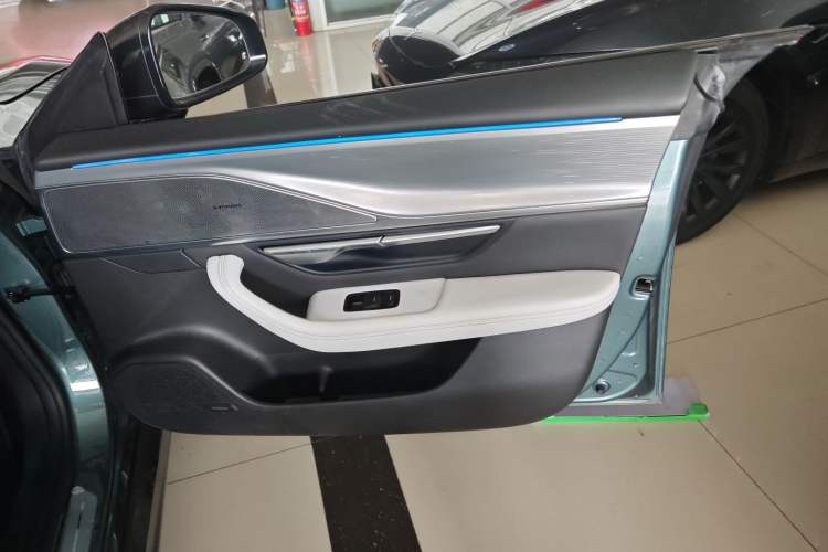 Used XPeng P7 2023 P7i 610 Max Performance Edition Interior 5