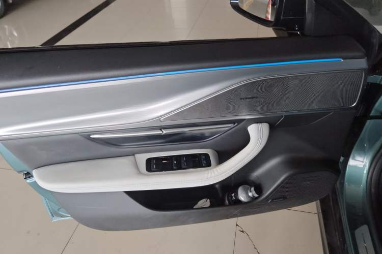 Used XPeng P7 2023 P7i 610 Max Performance Edition Interior 7