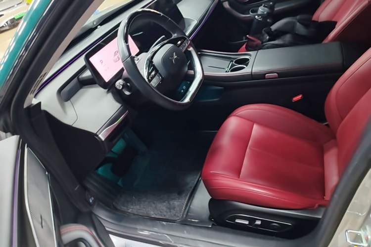 Used XPeng P7 2023 P7i 702 Pro Left Front Seat
