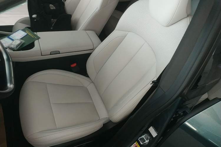 Used XPeng P7 2023 P7i 610 Max Performance Edition Left Front Seat