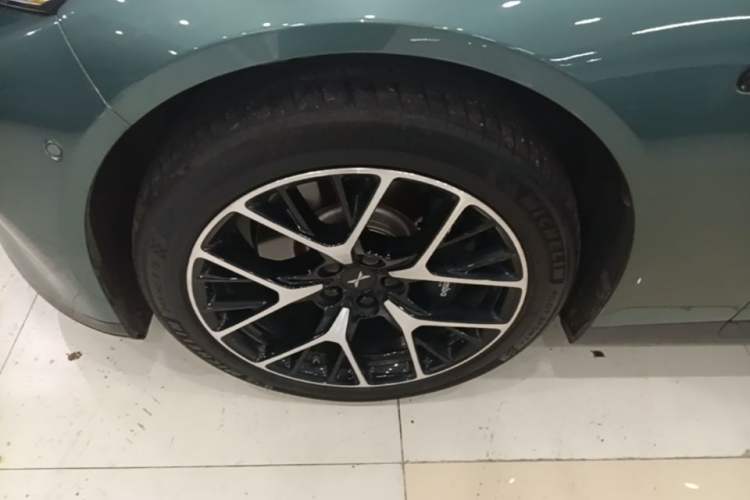 Used XPeng P7 2023 P7i 610 Max Performance Edition Left Front Wheel Hub