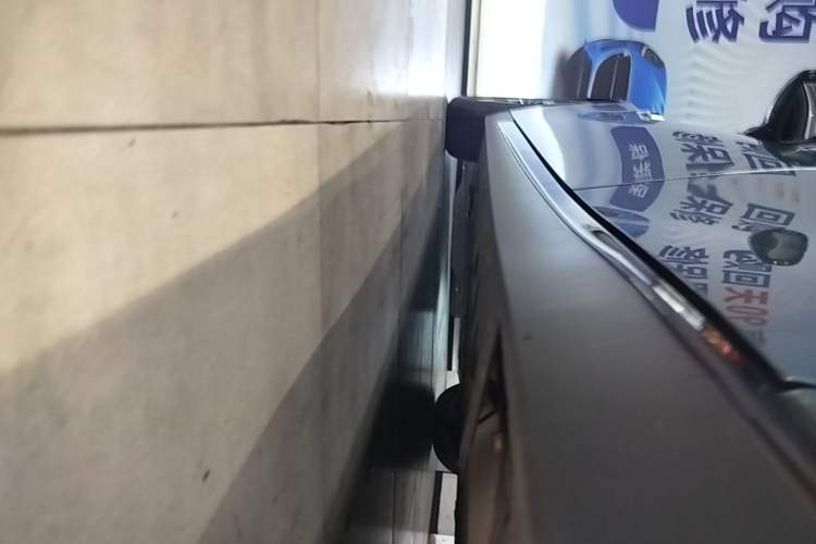 Used XPeng P7 2023 P7i 702 Max Left Side Sill
