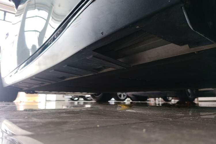 Used XPeng P7 2023 P7i 702 Pro Left Side Sill