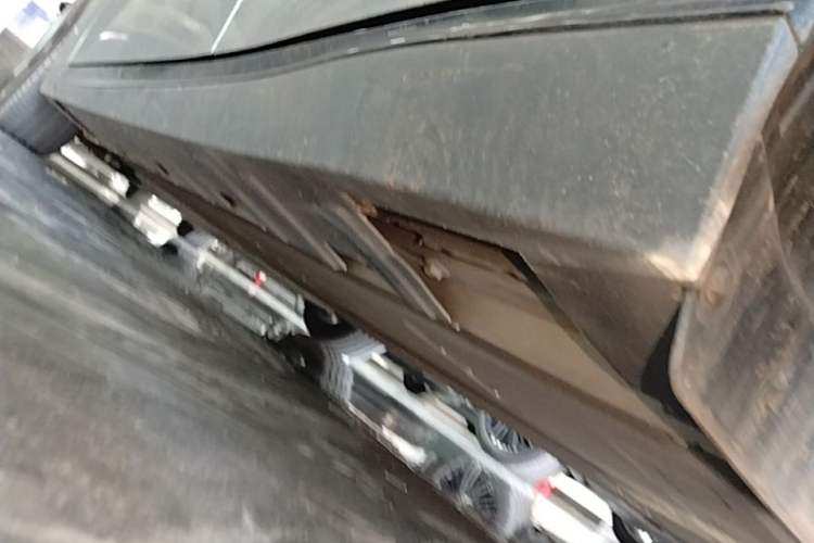 Used XPeng P7 2023 P7i 702 Max Left Side Sill