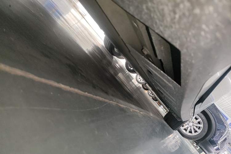 Used XPeng P7 2023 P7i 702 Max Left Side Sill