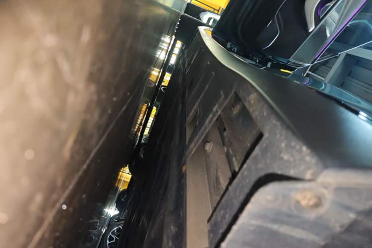 Used XPeng P7 2023 P7i 702 Max Left Side Sill