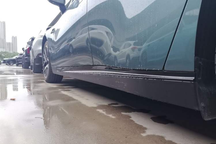 Used XPeng P7 2023 P7i 702 Max Left Side Sill